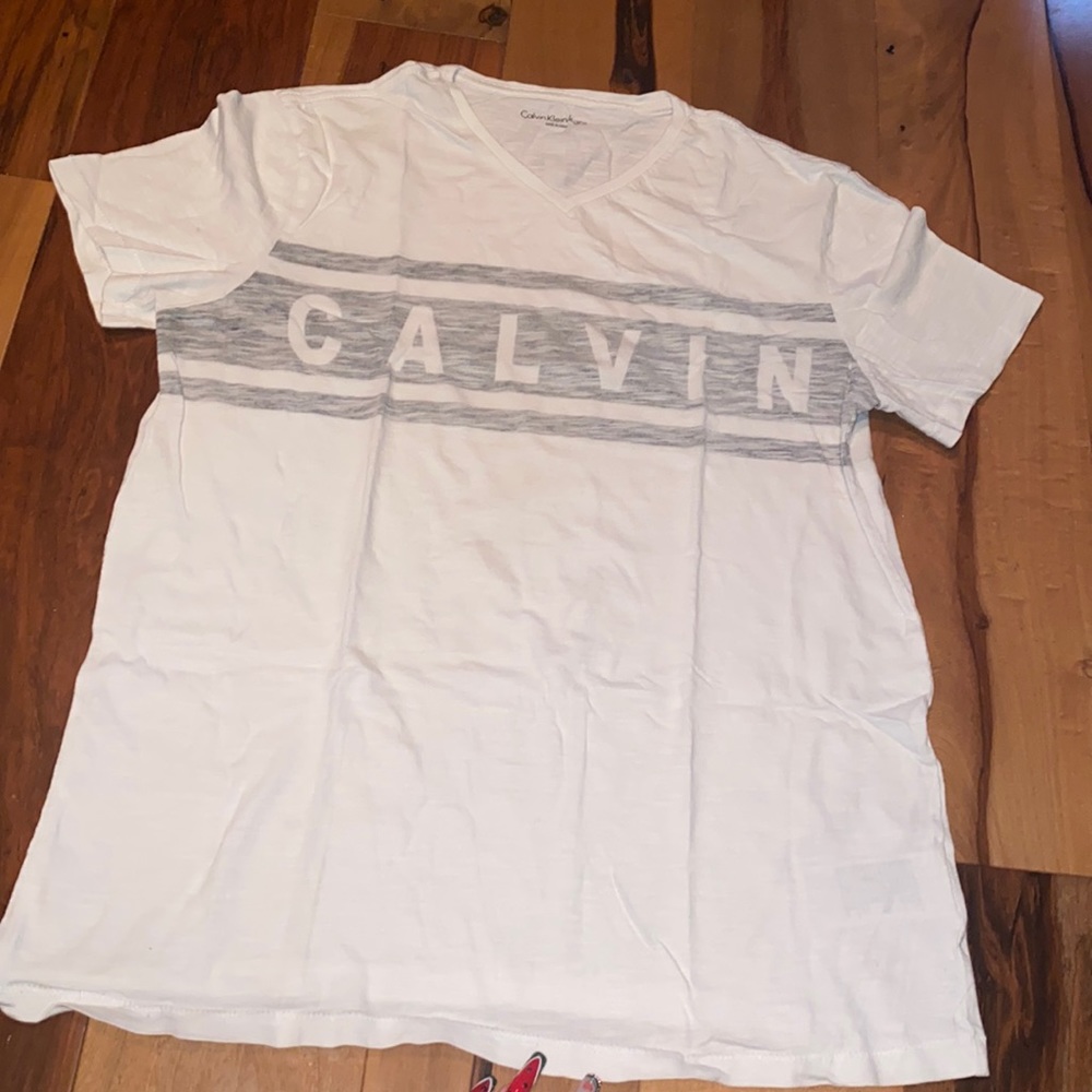 NWOT~ CALVIN KLEIN TEE | MENS SIZE SMALL